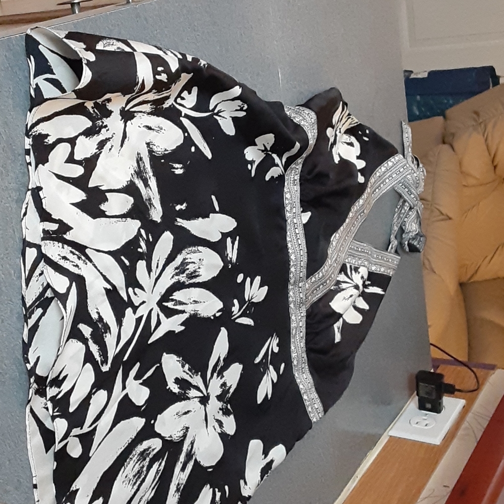 Blouse - Picture 2 of 4